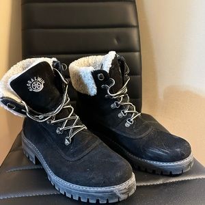 Black winter boots - size 10